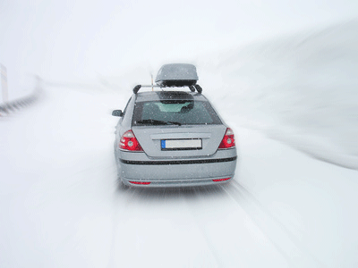 voiture route neige montagne
