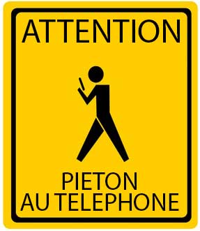 https://www.permisapoints.fr/assets/uploads/2014/03/pieton-au-telephone.jpg